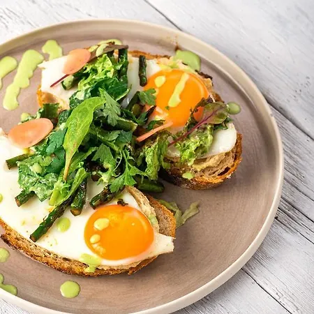 Lujza & Koriander 4*